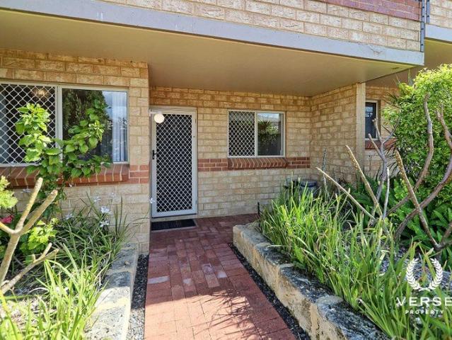 Luxurious, Ground floor Apartment with private courtyard in secure, resort style, complex