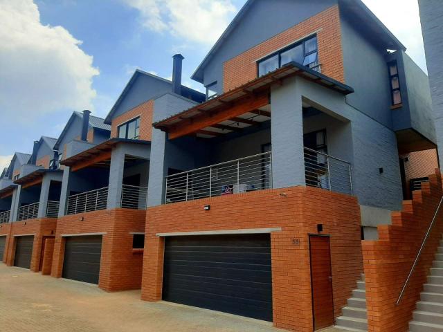 Luxurious Designer Home for Rent: 3 Bedrooms, 2.5 Bathrooms in Olympus