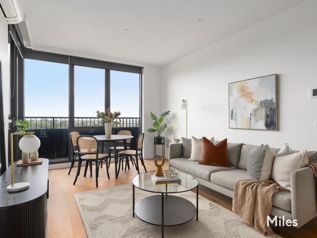 Luxurious Designer Living, Spectacular Sweeping Views