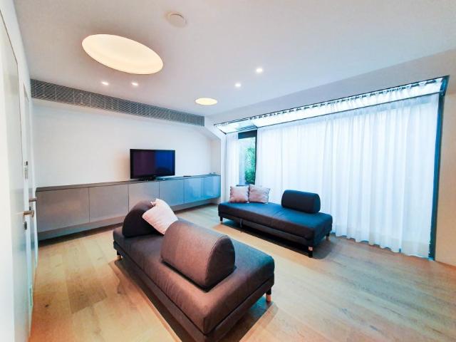 Luxurious DG apartment with small terrace