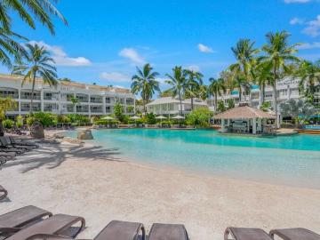 Luxurious Dual Key Penthouse at Palm Cove