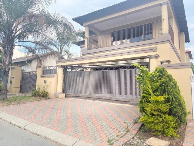 Luxurious Duplex To Rent in Cosmo City, Roodepoort