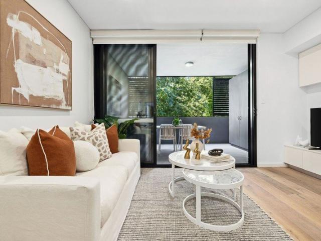 Sunlit East Facing Designer Apartment with Leafy Outlook