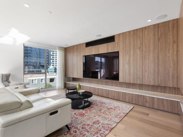 Luxurious executive fully Furnished in Excellent location