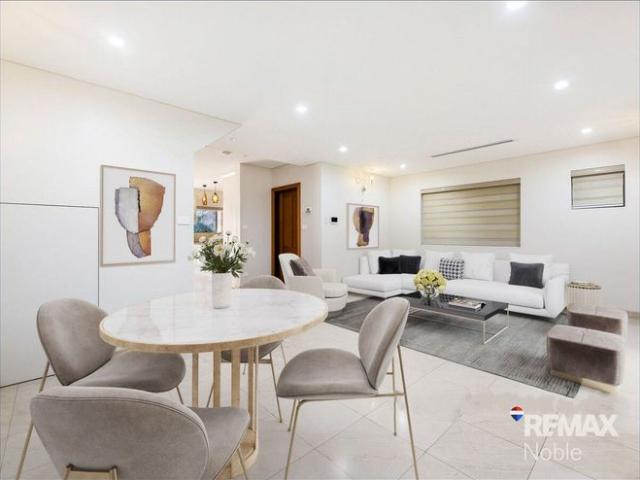 Luxurious Four Bedroom Duplex