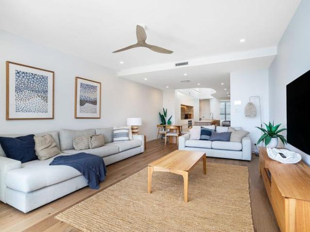 Luxurious Four Level Fully Furnished Townhouse