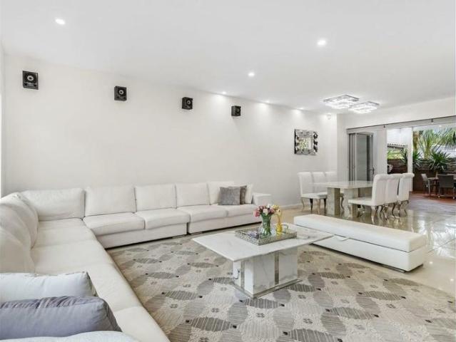 Luxurious Family Oasis in Prime Location