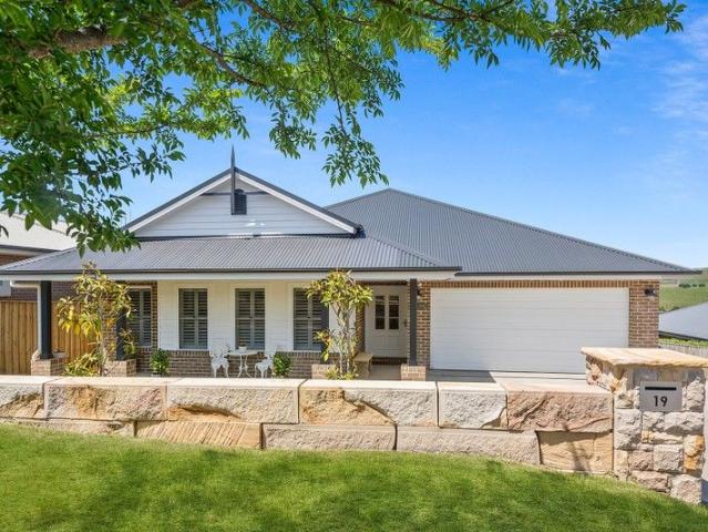 Luxurious Family Abode in Premium Location