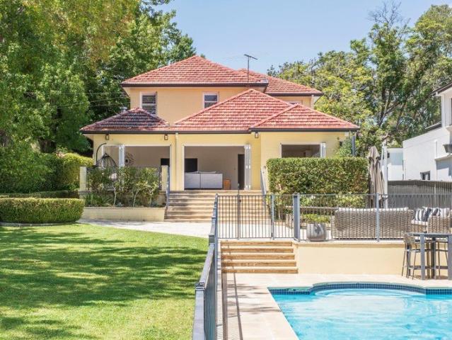 Luxurious Family Entertainer with Resort Style Pool Setting