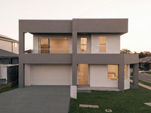 Luxurious Family Haven with Poolside Entertaining and Modern Design