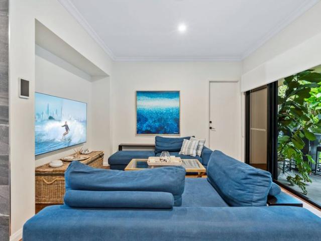 Luxurious family home in prestigious enclave!