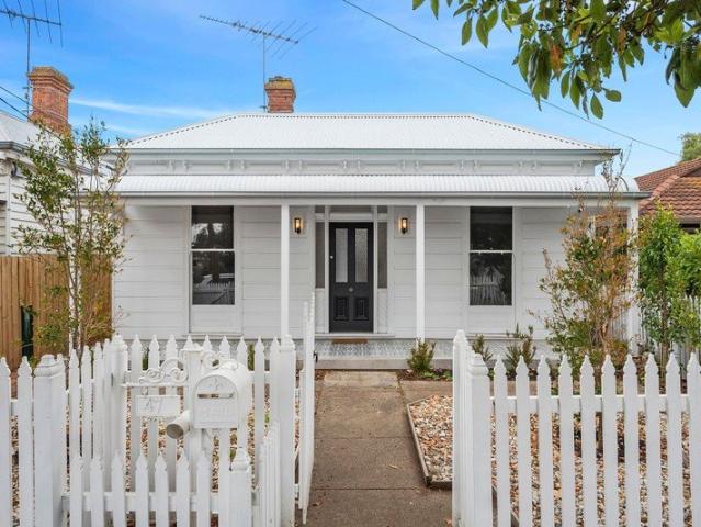 Luxurious family home in the highly coveted suburb of Geelong West