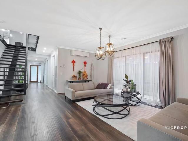 Luxurious Family Home in the Prestigious Gateway Estate, Truganina
