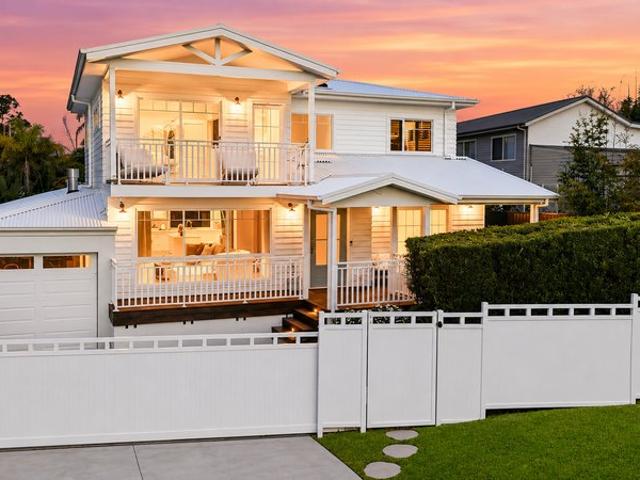 Luxurious Family Living with a Near New Designer Transformation