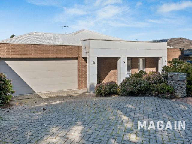 Luxurious Family Living with Breathtaking Panoramic Views