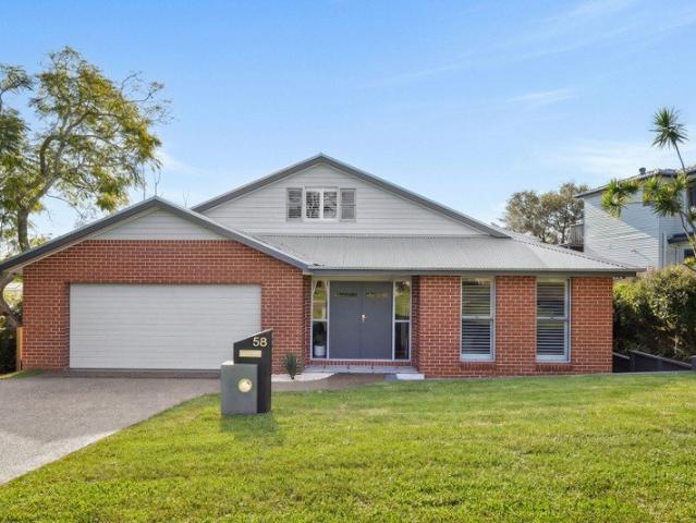Luxurious Family Living with Designer Finishes & Bushland Serenity