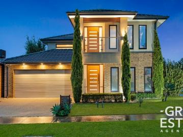 Luxurious Family Living with Panoramic Wetland Views