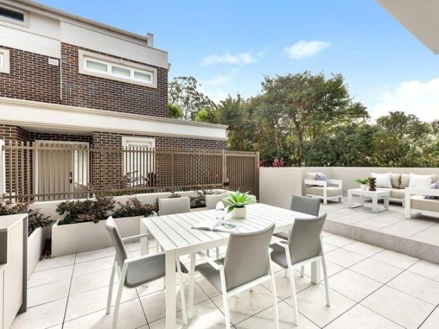 Luxurious Family Living with Private Lift in the Heart of Wahroonga