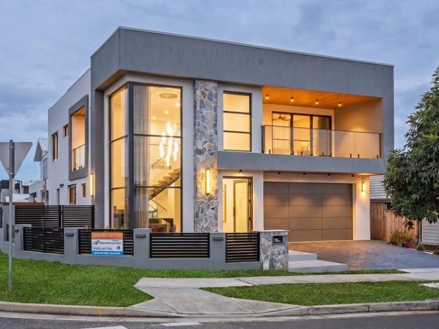 Luxurious Family Living in the Heart of Menangle Park