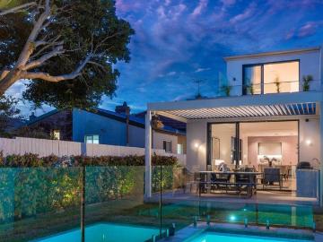 Luxurious Family Living in the Heart of Rose Bay