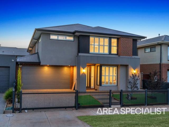 Luxurious Family Living in a Prime Truganina Location Available ASAP!
