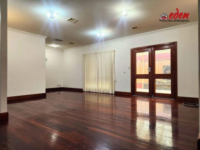 Luxurious Family Living in Mawson Lakes