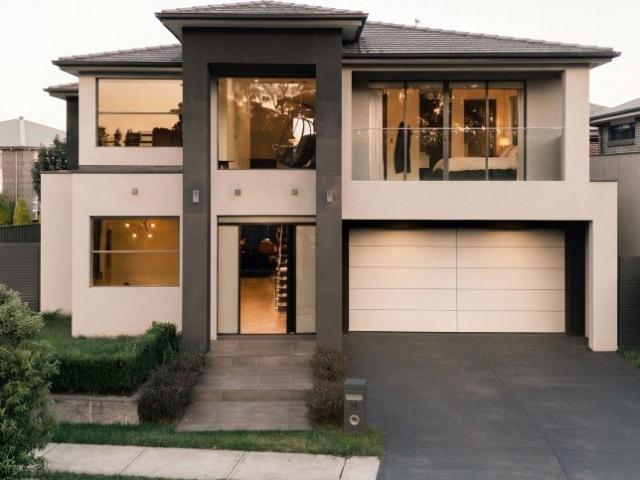 Luxurious Family Retreat with Pool and Home Theatre in Prime Location