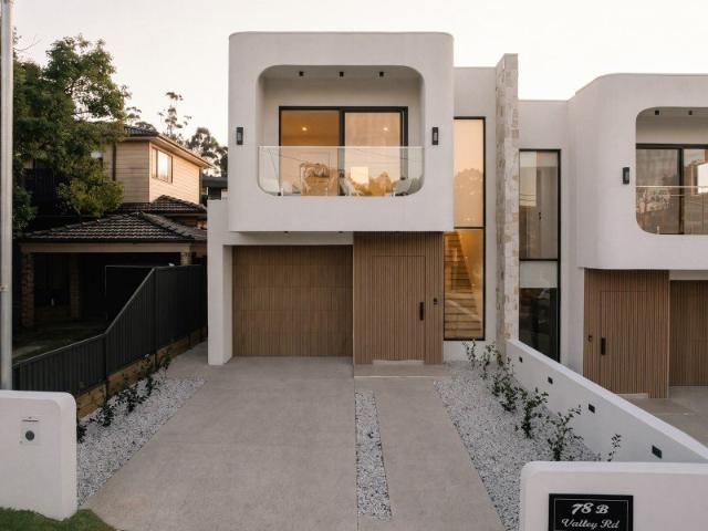 Luxurious Five Bedroom Duplex with Pool and Expansive Living Spaces