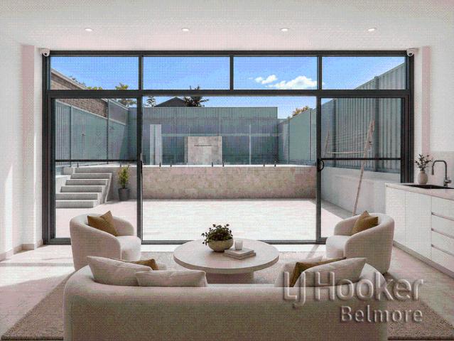 Luxurious Five Bedroom Duplex with Swimming Pool in the Heart of Greenacre!