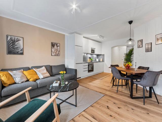 Luxurious, freshly renovated 4 room apartment with view on the “Fernsehturm” in Kreuzberg, Berlin Amsterdam Apartments for Rent
