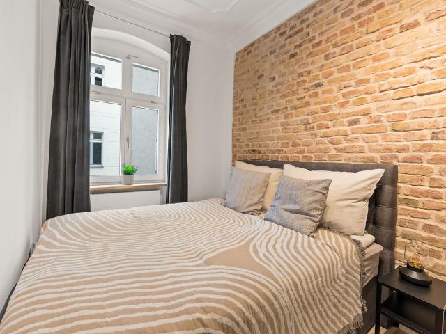Luxurious, freshly renovated 4 room apartment in Prenzlauer Berg in the heart of Berlin Berlin Amsterdam Apartments for Rent