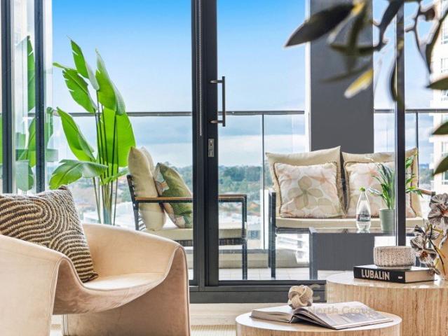 Luxurious Full Brick Resort Style Living in the Award Winning Mirvac Cambridge !
