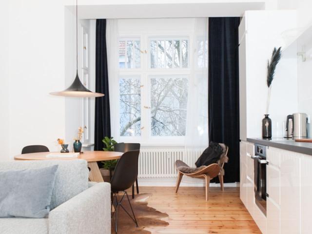 Luxurious fully furnished and equipped and serviced designer’s apartment on the best location in Kreuzberg on the canal of Paul Linke Ufer, Berlin Amsterdam Apartments for Rent