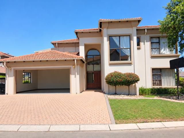 Luxurious Fully Furnished Home in an Exclusive Golf Estate