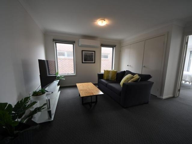 LUXURIOUS FULLY FURNISHED HOMW WITH BREATHTAKING PORTLAND BAY VIEWS