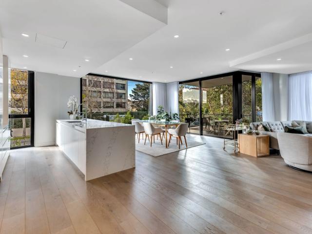 Luxurious, Fully Furnished, With Everything Around The Corner
