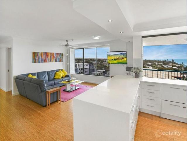 Luxurious fully furnished 3 bedroom apartment with fabulous views!
