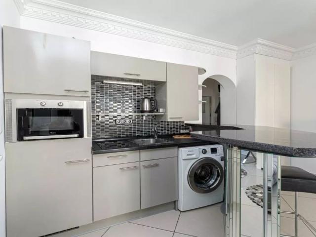 Luxurious furnished 2 Room Apartment with a view at Kurfürstendamm, Berlin Amsterdam Apartments for Rent