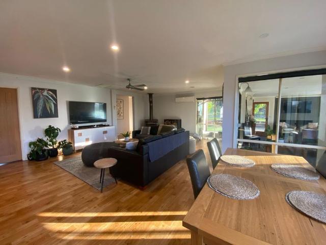 LUXURIOUS HOME ON 1.25 ACRE WITH SHED