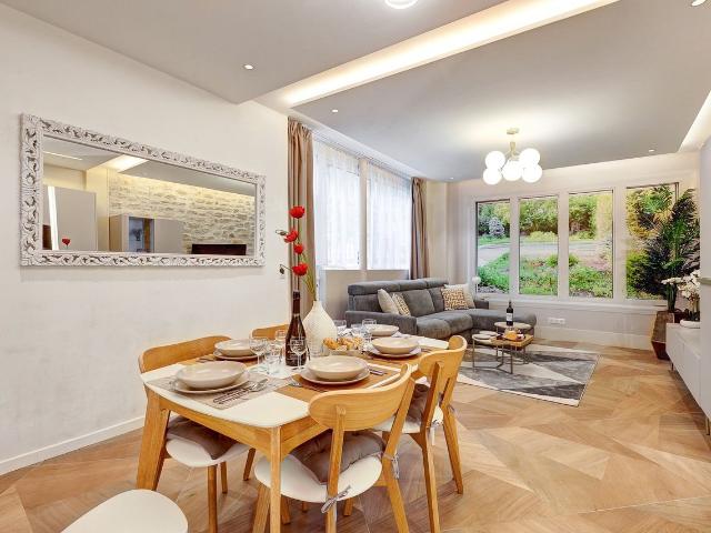 Luxurious Haussmann Style Suite: Comfort & Elegance, Paris Amsterdam Apartments for Rent