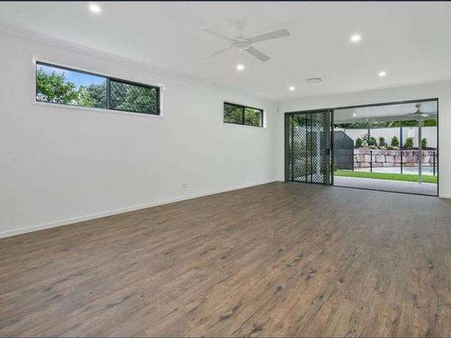 LUXURIOUS HEISIG HOME IN ORMISTON DRESS CIRCLE IN GROUND POOL, DUCTED A/C & MORE!