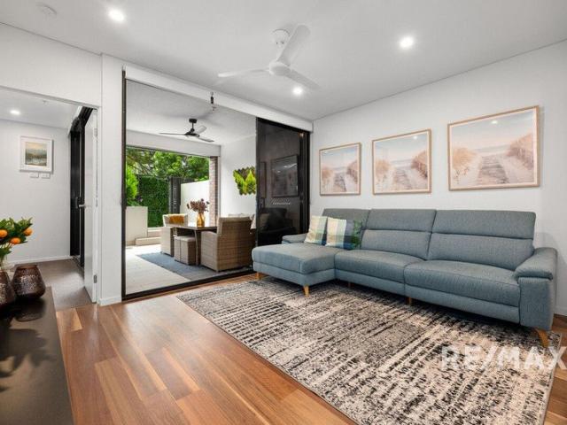 Luxurious inner city oasis with private courtyard