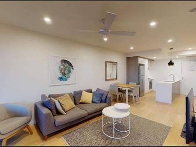 Luxurious One Bedroom Apartment with Stunning Views