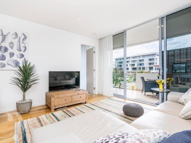 Luxurious One Bedroom Apartment
