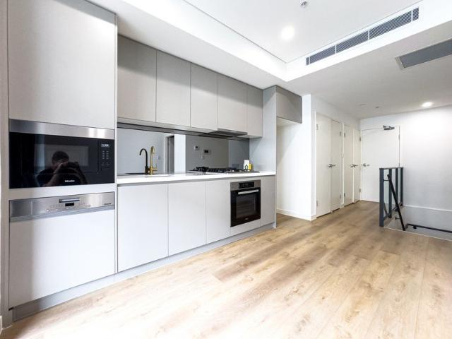 Luxurious One Bedroom Apartment