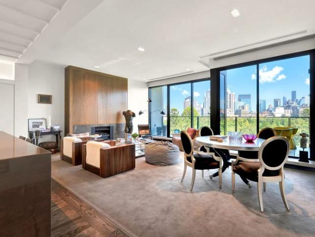 Luxurious one bedroom in Melbourne's Most Exclusive Development Flexible Lease Terms Furnished