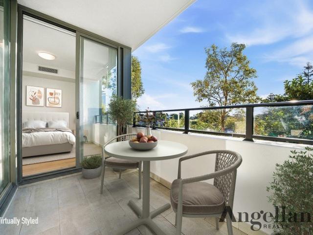 LUXURIOUS ONE BEDROOM + ONE STUDY APARTMENT | GOLDEN MACQUARIE