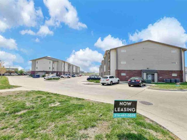 Luxurious One, Two and four 2 Bedroom Apartment for Rent at 6545 E 34th St N, Wichita, KS 67226 Northeast K 96