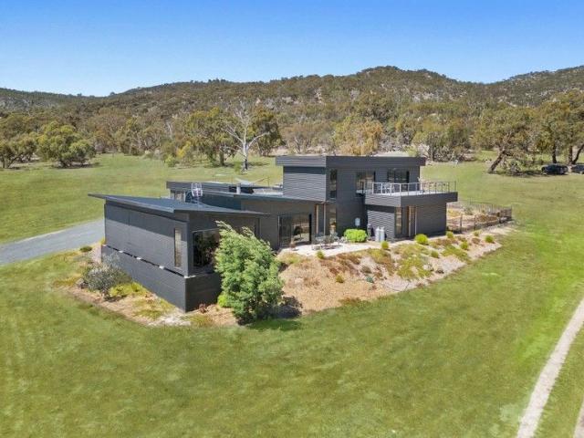 Boulder Estate A Luxurious Off Grid Lifestyle with Unparalleled Views