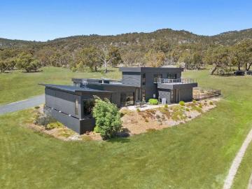 Boulder Estate A Luxurious Off Grid Lifestyle with Unparalleled Views